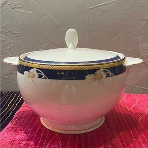 Christine Holm Royal Orchid Tureen